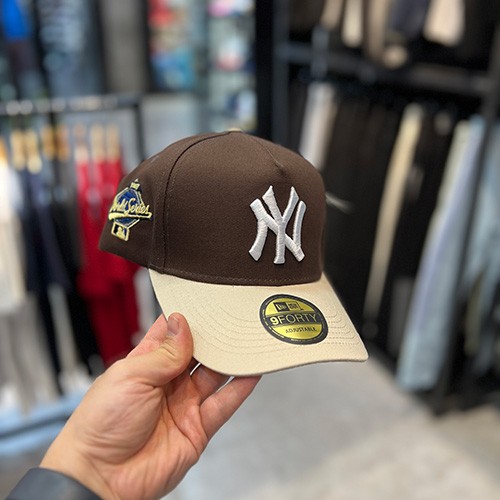کلاه اسنپ بک نیو ارا (NEWERA NY SNAPBACK) (تنظیم سایز دار) رنگ شکلاتی